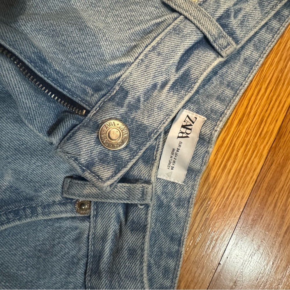 Zara High Rise Light Blue Straight Jeans - Picture 2 of 3
